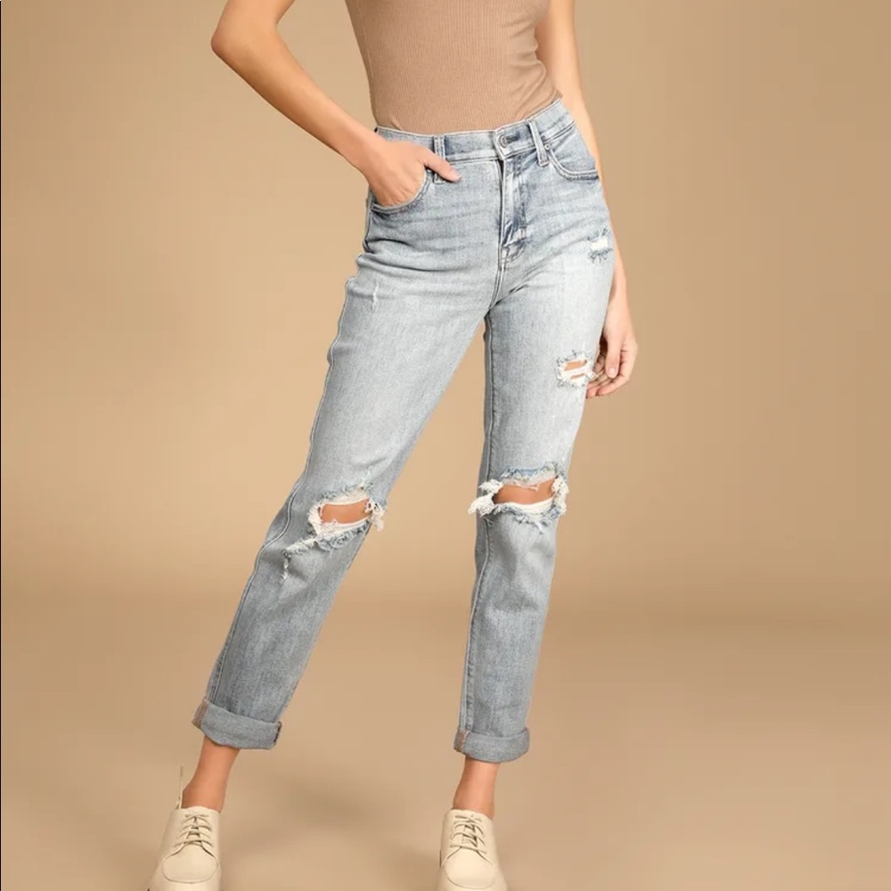Lulus Eunina Boyfriend Rocky High Rise Light Wash Distressed Denim Cropped Jeans